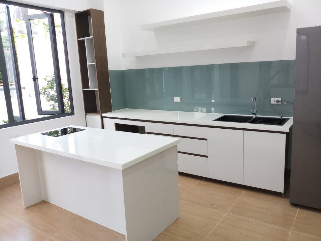 Đa dạng các mẫu tủ bếp nhựa